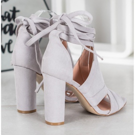 Seastar Knutna sandaler på en bar grå 1