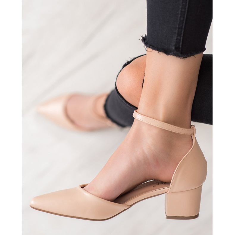 Seastar Bekväma pumpar på en pelare brun 2