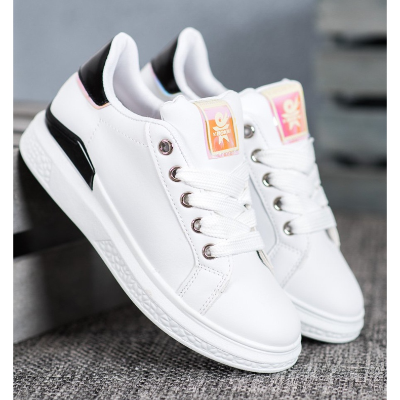 SHELOVET Sportskor tillverkade av ekoläder vit svart 1