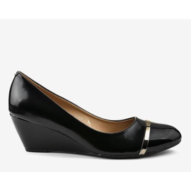 Svarta pumpar på kilen X668-1 2