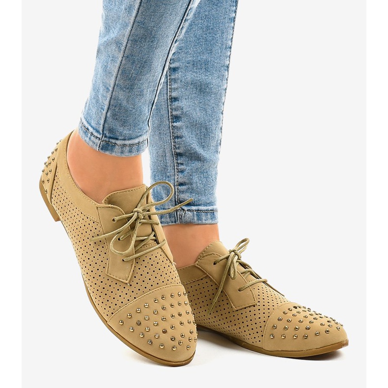 Beige öppningsskor med dubbar MJ1125 2