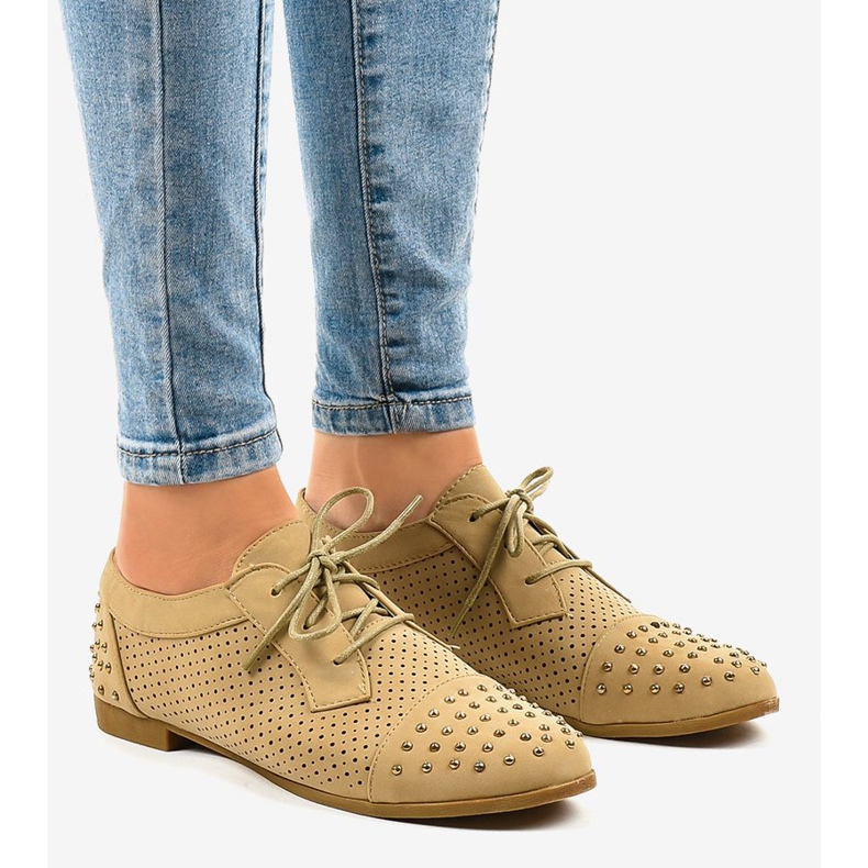 Beige öppningsskor med dubbar MJ1125 1