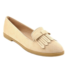 Beige lordsy loafers tillverkade av ekologisk mocka 2358 1