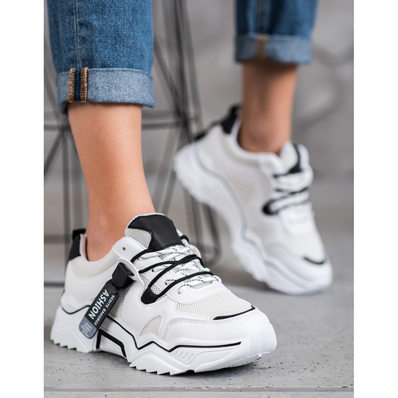 SHELOVET Dammode Sneakers vit svart 1