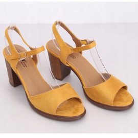 Högklackade sandaler honung 660-6 Gul 1
