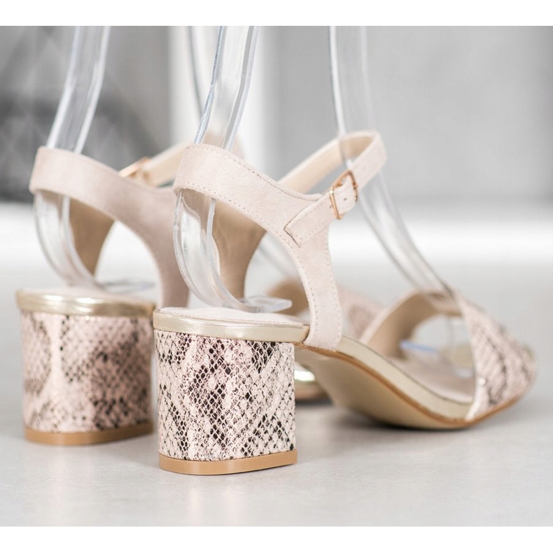 Goodin Bekväma sandaler på en låg stolpe beige gyllene 1