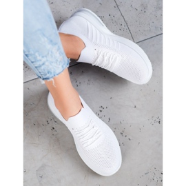 SHELOVET Vita textilskor på plattformen 1