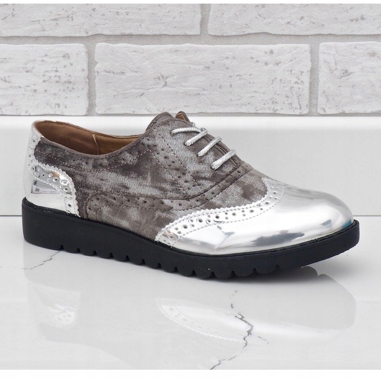 Röda mockaskor TL-62 grå 1