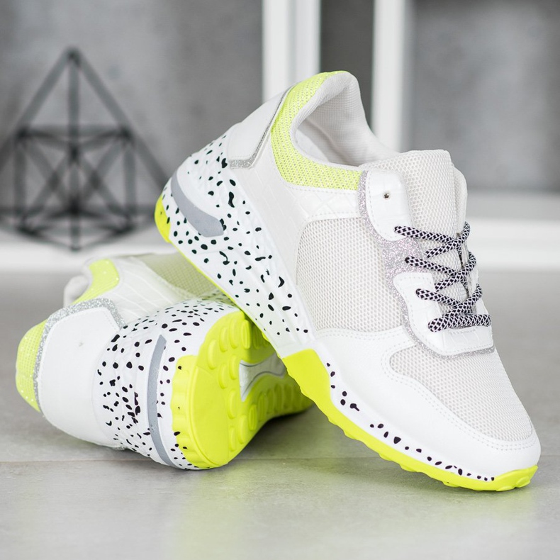 SHELOVET Sneakers med mesh vit 1
