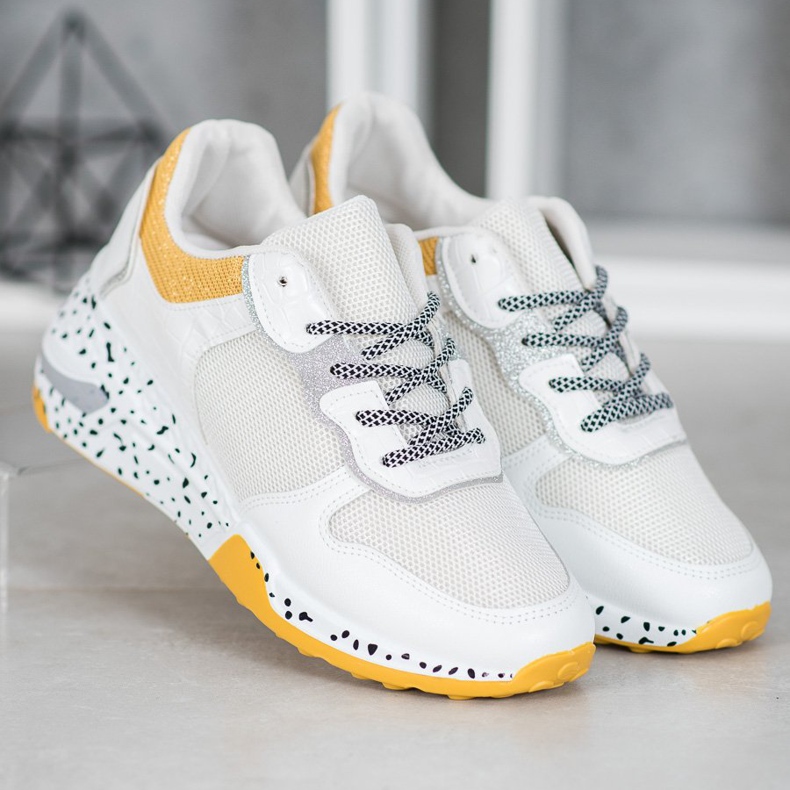 SHELOVET Sneakers med mesh vit 2