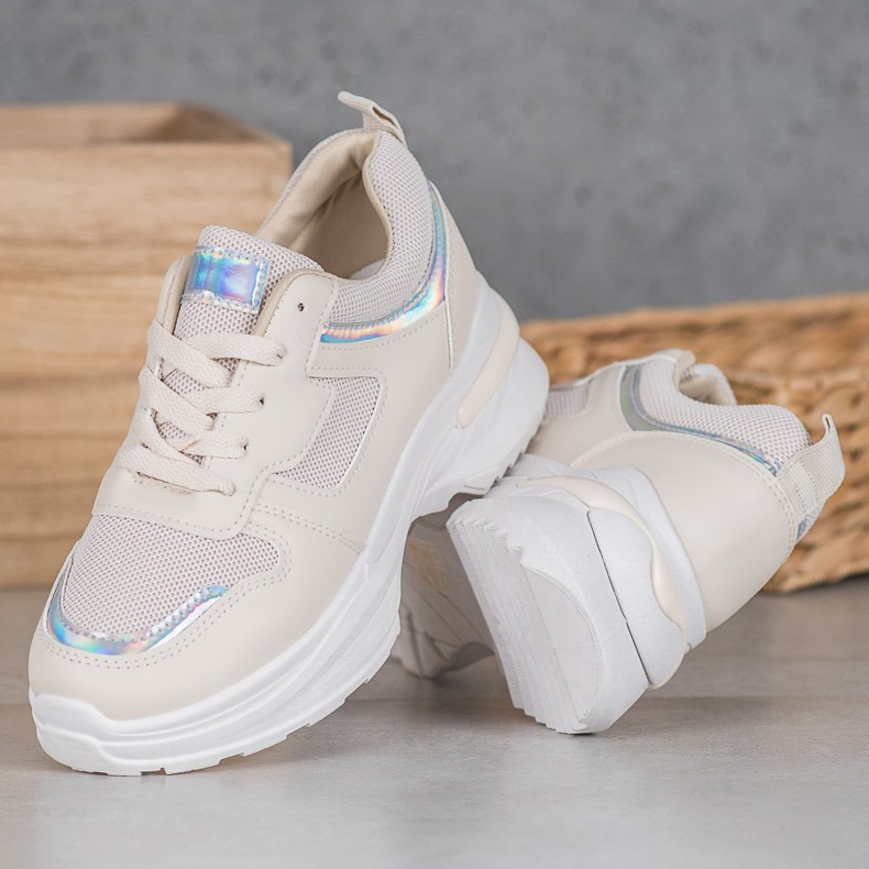 SHELOVET Beige sneakers med Holo -effekt 2