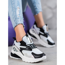 Ideal Shoes Sneakers med svarta inlägg vit 1