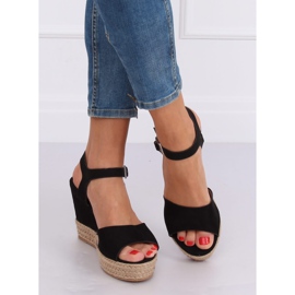 Svarta sandaler på kilklack 9R195 Svart 2