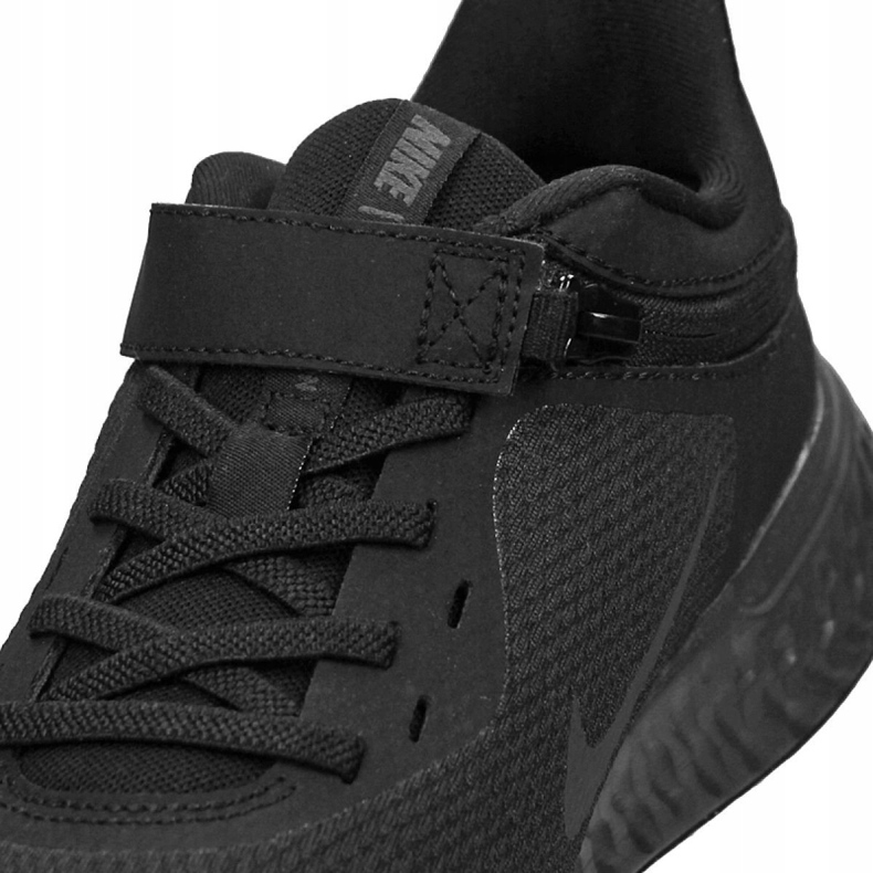 Nike Revolution 5 FlyEase Wide M CJ9885-001 sko svart 2