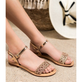 Small Swan Eleganta flätade sandaler gul 2