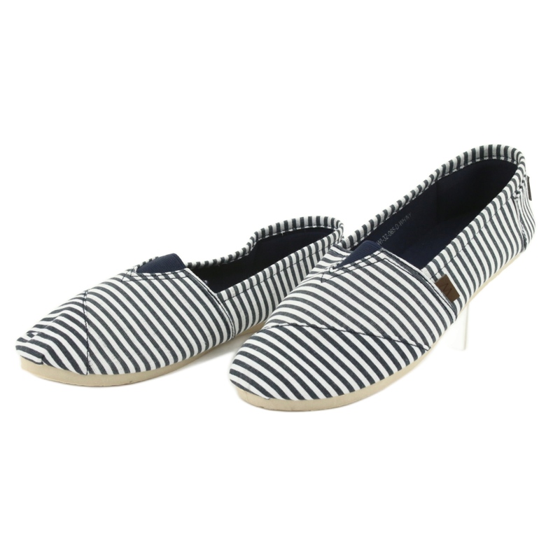 Wishot Bekväm, moderiktig randig sneaker 32-065, vit och blå 2