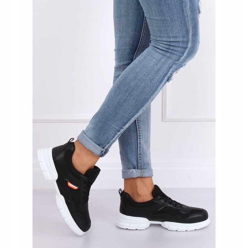 Svarta sportskor C051 Negro 1