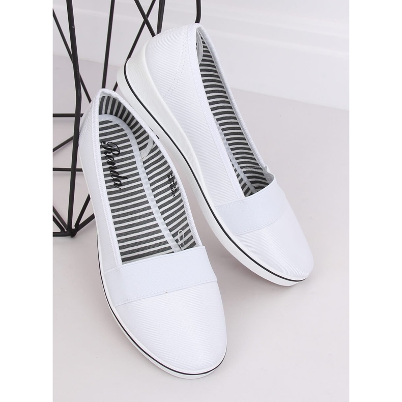 Vit kilballerinas S81B001 Vit 2