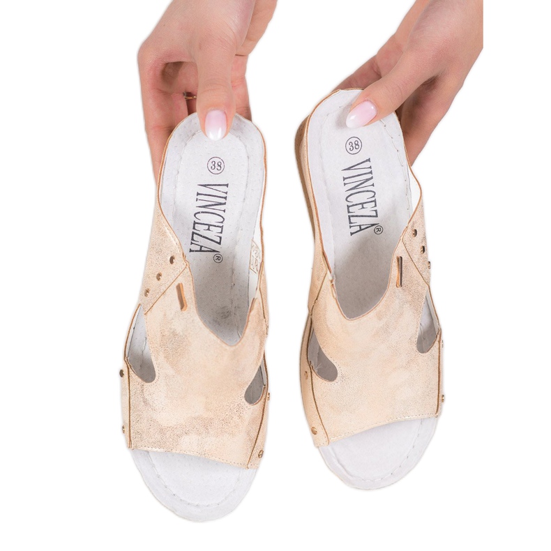 VINCEZA Sandaler med kil gyllene 2