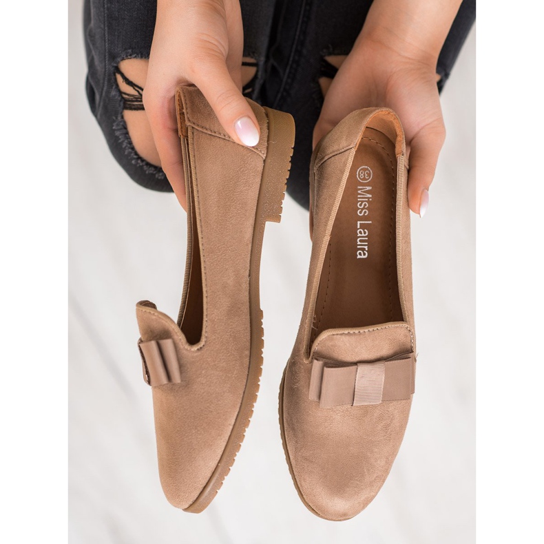 Miss Laura Lords With A Bow brun 1