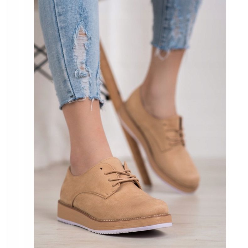 Seastar Beige brogues 2
