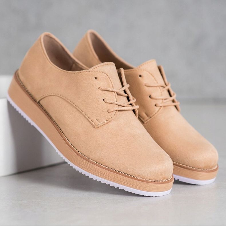 Seastar Beige brogues 1