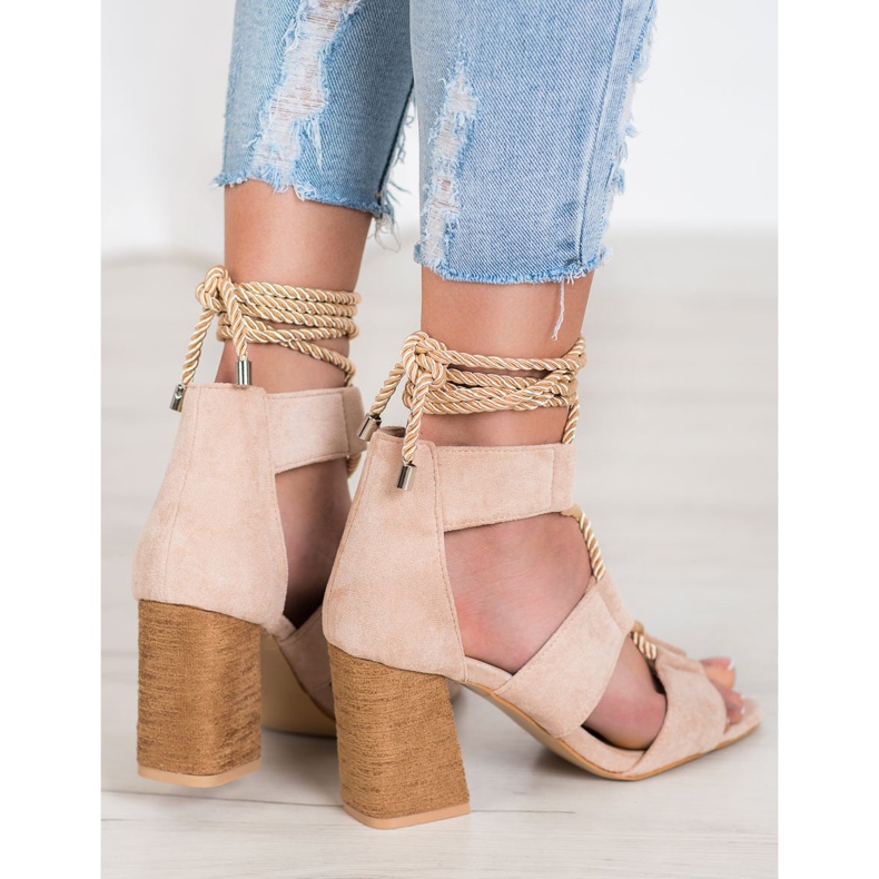 Seastar Knutna sandaler på en bar brun 1