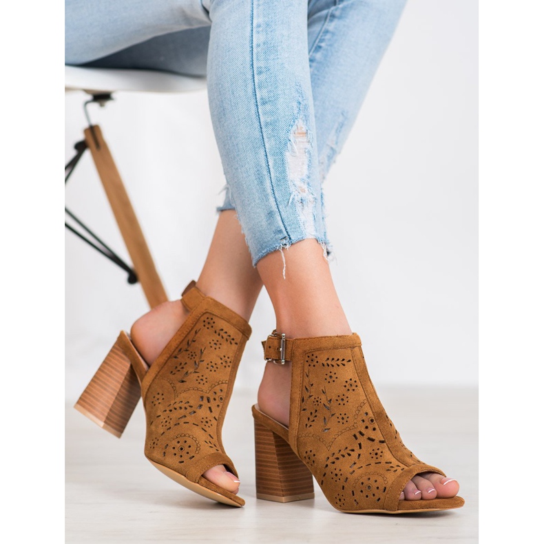Mannika Inbyggda openwork sandaler brun 1