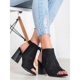 Mannika Inbyggda openwork sandaler svart 1