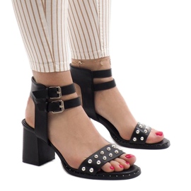 Svarta högklackade sandaler 77-12 1