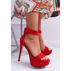 NFR Sandaler för kvinnor på en högklackad platta röda Welbos 1