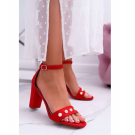 S.Barski Kvinnors sandaler på en klack med pärlor röda Renes 1