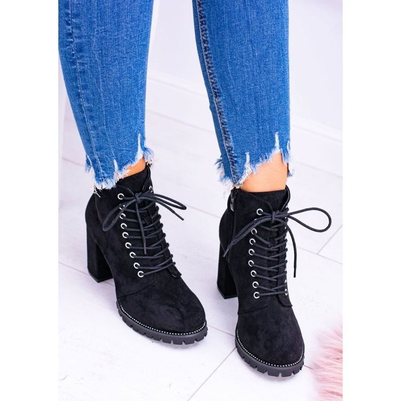 Lu Boo Black Suede Boots på ett inlägg med Halsey Rhinestones svart 2