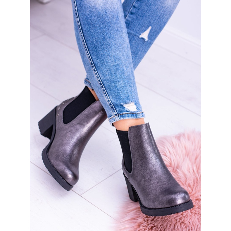 Sergio Leone Mörkgrå stövlar På Megusto -inlägget svart 2