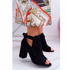 Vinceza Svarta stövlar sandaler på en bar Öppna tår grå 1