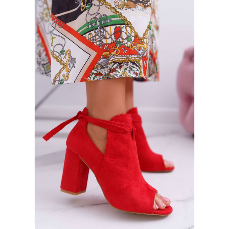 Vinceza Röda stövlar sandaler på en bar öppna tår grå 1