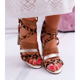 FE1 Eleganta damsandaler på hög klack med Villey -bälten brun 2