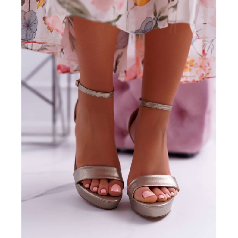 Moow Kvinnors sandaler på hög klack guld Ellania plattform gyllene 2