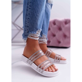 Moow Tofflor för kvinnor med Cubic Zirconia White Larena vit 1