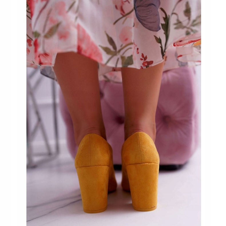 PS1 Kvinnors pumpar på en klack mocka gul Neshka 2