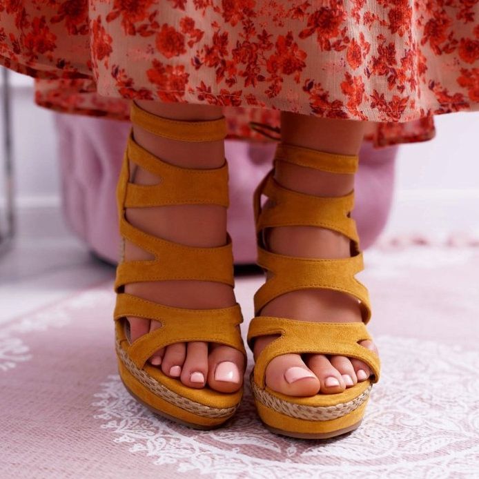 FE1 Kvinnors sandaler på en kil, gul sträng, Liluena 2