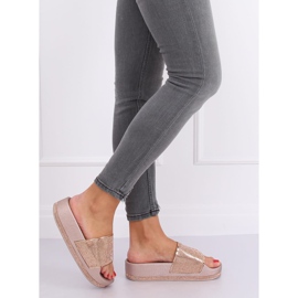 Champagne N-59 Champagne tofflor på en tjock sula mångfärgad gul 2