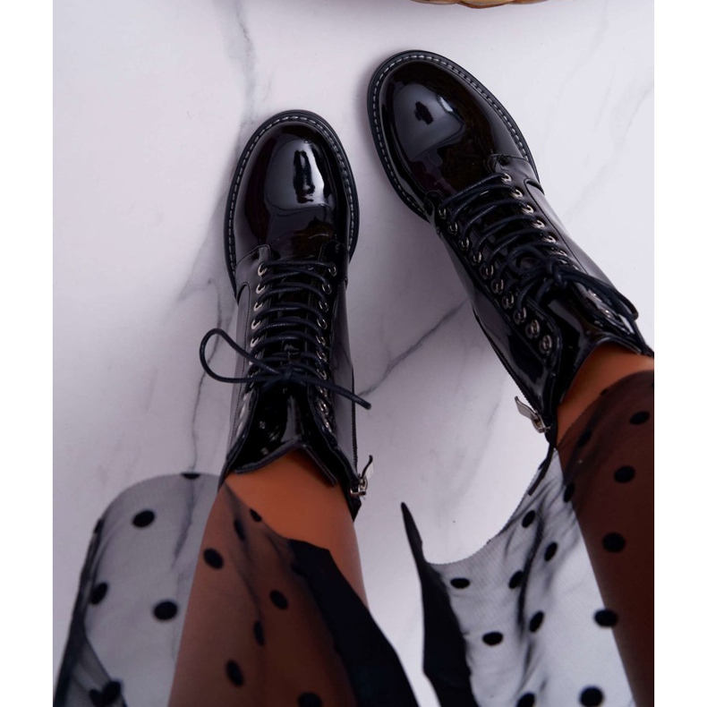 Kvinnors stövlar lackerade på en klack Svart Insistera 2