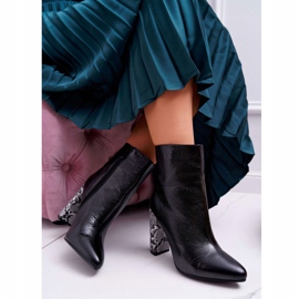 FJ1 Kvinnors stövlar på en högklackad ormmotiv svart vernel 2