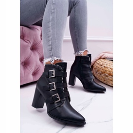 FJ1 Dam stövlar på en klack med spännen svart Finbas 1