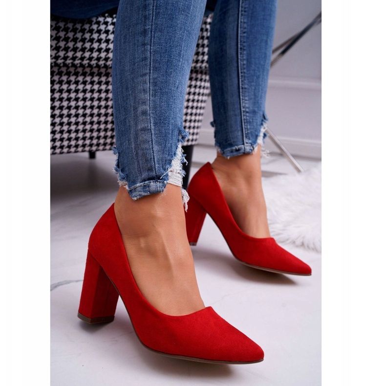 Kvinnors pumpar på pelaren i mocka röd 1