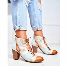 Kvinnors stövlar på hälen Maciejka våren 03938-04 beige mångfärgad grön 2