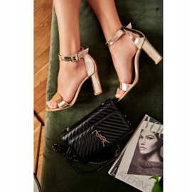 Kvinnors sandaler på hög klack Laura Messi 1760 läder Golden Iliad gyllene 1