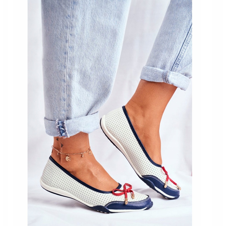 EVE Kvinnors vita och röda läderbalsonger Erdola marinblå 2