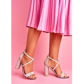 SEA Kvinnors sandaler på en klack Glitter Golden Vivi gyllene 1